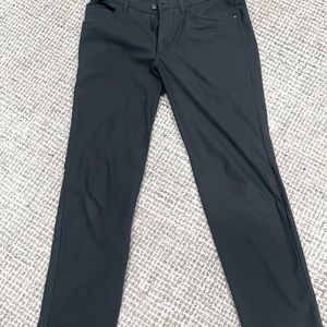 Lululemon ABC Slim fit 30x32 pants.